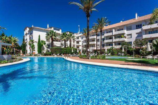 Precioso Alojamiento En Puerto Banus. Marbella